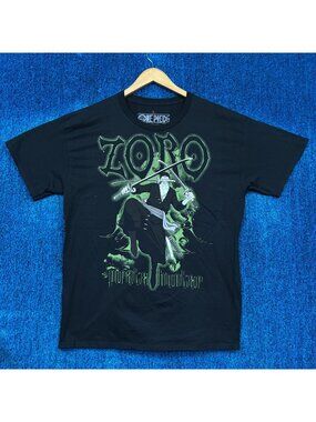 One Piece “Zoro Pirate Hunter” Graphic Anime T-Shirt Size Large